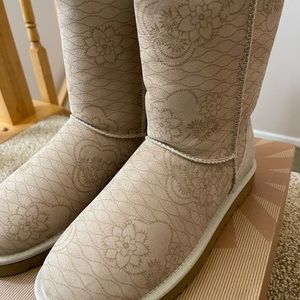 Brand New UGG Women’s Classic Short Kimono - Sand